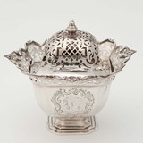 Potpourri, gemaakt door Salomon Lamberts in 1742. © Stedelijk Museum Zutphen, publiek domein.