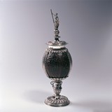 De kokosnootbeker, 1550 - 1635. © Geldersch Landschap en Kasteelen, publiek domein.