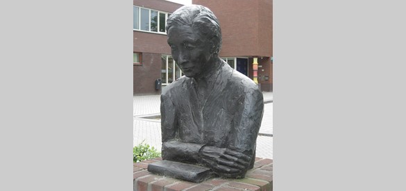 Buste van Wilma Vermaat in Beekbergen