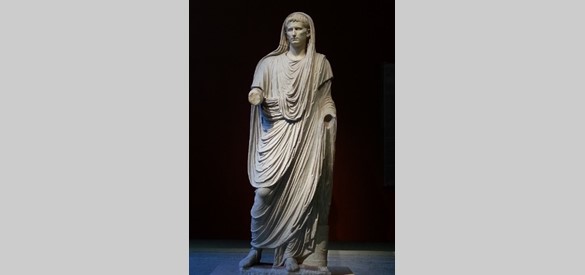 Replica van een standbeeld van keizer Augustus