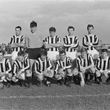 Het elftal van Vitesse tegen de Volewijckers op 12 november 1967. Vitesse won uit met 1-2. © Pieter Jongerhuis / Anefo, Nationaal Archief, CC0