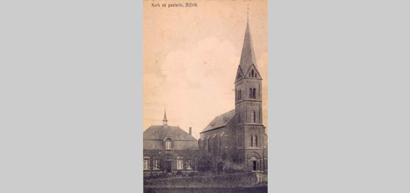Neogotische kerk te Nitrik 1891-1940