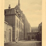 Hoofdingang van het Seminarie. Foto, eerste helft 20e eeuw