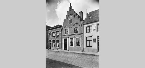 Rode Heldenstraat na de restauratie. Collectie Rijksdienst voor het Cultureel Erfgoed, Amersfoort