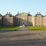 Vooraanzicht van Paleis het Loo in Apeldoorn