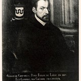 Portret van Kardinaal Gerard van Groesbeek. Hij is prinsbisschop van Luik van 1564 tot 1580. Kardinaal Gerard is een afstammeling van Heer Zeger van Groesbeek. Links van hem het familiewapen dat nu het gemeentewapen van Groesbeek is. Collectie C.Luijben, Heemkundekring Groesbeek.