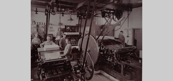 Een oude foto van drukkerij Callenbach, lange tijd gevestigd aan de Venestraat.