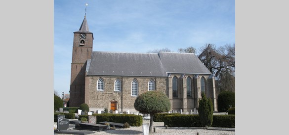 St.Jan de Doperkerk in Echteld, met begraafplaats