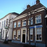 In Aalten zitten tijdens de Tweede Wereldoorlog honderden mensen ondergedoken. In een huis aan de Markt in Aalten zitten zelfs onderduikers en Duitse soldaten samen in een huis. Nu is er een museum in het huis gevestigd. Hierin wordt het verhaal van de Tweede Wereldoorlog in Aalten verteld.