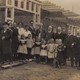 De eerste steenlegging voor het nieuwe gebouw van de Christelijke School Nijkerkerveen door dominee Melle op 17 juli 1923. © Archief Museum Nijkerk
