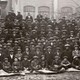 Het Personeel Van Dejaco Sigarenfabrieken In Culemborg. Vrijwel Allen Met Pet. Nederland, Culemborg 1924. © Geheugen van Nederland, publiek domein