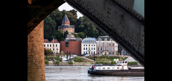 Zicht Op De Waalkade En De Bastei