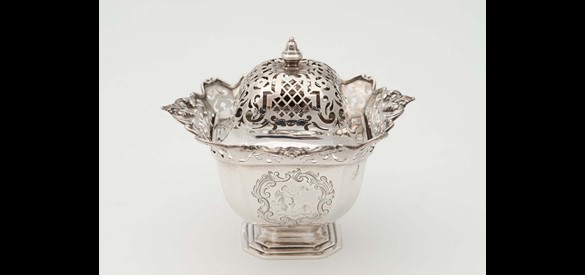 Potpourri, gemaakt door Salomon Lamberts in 1742.