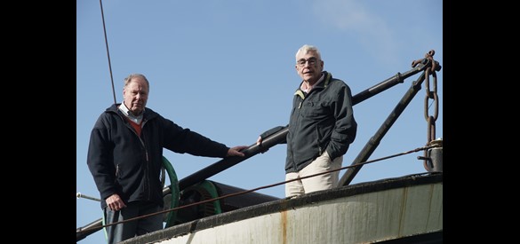 Cor en Koos op een vissersboot