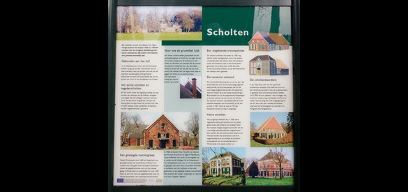 Informatiebord bij de boerderij