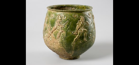 Groen geglazuurde gladiatorenbeker 2e eeuw n.Chr. uit Nijmegen-west.