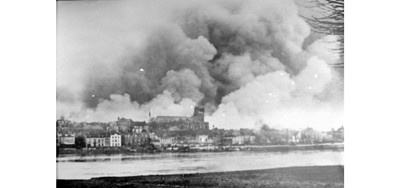 De Nijmeegse binnenstad vlak na het bombardement.