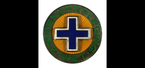 Het gecombineerde A+B-insigne dat Kees mocht dragen als afgestudeerd A- en B-verpleger.