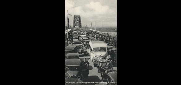 De opening van de Waalbrug in Nijmegen, 1936.