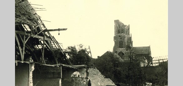 Pas na de bevrijding heeft Wamel veel te lijden van woningbranden en Duitse beschietingen.