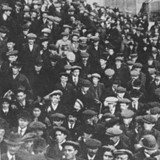 Openluchtmeeting van de stakers op zondag 8 april 1916 te Leeuwen © Heemkundevereniging Leeuwen