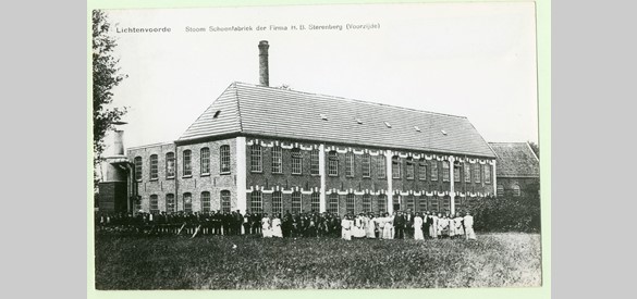 Stoom Schoenfabriek van de familie Sterenborg, ca. 1912.