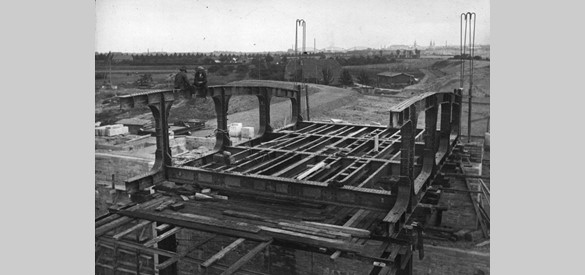 Het bouwen van de hefbrug bij Weurt in 1923