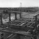 Het bouwen van de hefbrug bij Weurt in 1923 © Rijkswaterstaat, CC-BY