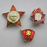 Speldjes Oktoberrevolutiekind, Pionier en Komsomol-lid © CCO