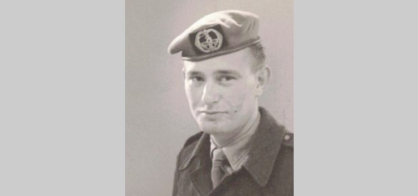 Tjeerd de Vries in 1957 als diensplichtig soldaat