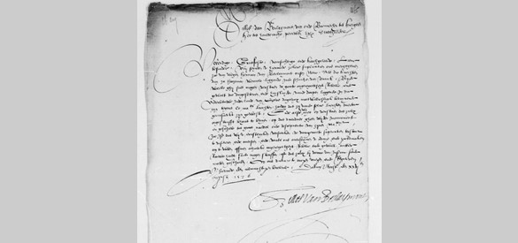 Brief van 26 augustus 1576 waarin stadhouder Gills van Berlaymont van het Hof het advies vraagt of hij de bewoners van Alphen en Dreumel 'mitter rauwer hant' zal straffen dan wel hen voor een rechtbank zal halen.