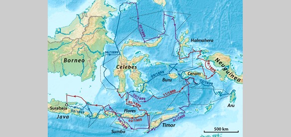 De geplande route (zwart) en de uiteindelijke routes (gekleurd) van de Siboga-expeditie.