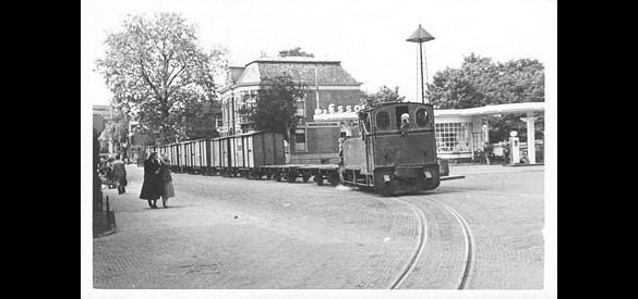 Goederentram op de hoek van de Keppelseweg
