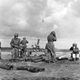 Oefening op Artillerie Schietkamp Oldebroek. Op de foto ook een 120 mm-mortier. © Nederlands Instituut voor Militaire Historie