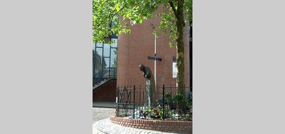 Monument Holocaust-slachtoffer Kitty de Wijze, opgericht 1995.