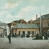 Binnenplaats van het Koloniaal Werfdepot aan de Smeetpoortstraat 37 te Harderwijk, genaamd de Oranje Nassau Kazerne. © PD. 