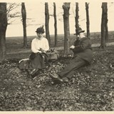 Anton en Helene Kröller-Müller tijdens een picknick op de Veluwe, circa 1925 (Archief Kröller-Müller Museum) © Copyright Kröller-Müller Museum
