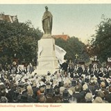 De onthulling van het monument voor Bisschop Hamer in 1902 © Regionaal Archief Nijmegen, Publiek Domein
