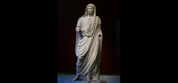 Replica van een standbeeld van keizer Augustus