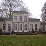 Huis Djoerang tegenwoordig, bewoond door Huib van Everdingen, indirecte nazaat van C.J. Hasselman. © Wikipedia Commons/MHB Verkuijlen CC BY 3.0