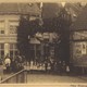 Ereboog bij Café Stationzicht ter gelegenheid van de verjaardag van Koning Willem III in 1887