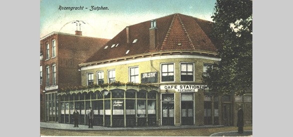 Het café na aanbouw van de serre in 1914-1915