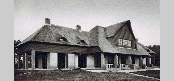 Hoofdgebouw in 1924