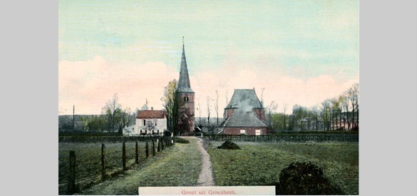 De protestantse kerk op een ansichtkaart uit 1910. Je ziet duidelijk dat het middenschip ontbreekt.