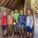 Jonge bezoekers van Kasteel Hernen © CC BY NC