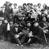 Smokkelaarsgroep uit de buurtschap ‘t Vilje’ omstreeks 1917. © Collectie G.G. Driessen, CC-BY-NC
