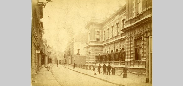 De Groote Sociëteit in de Koningstraat, 1887