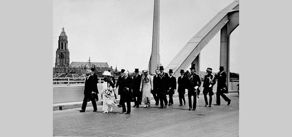 Opening van de Rijnbrug door koningin Wilhelmina, 1936