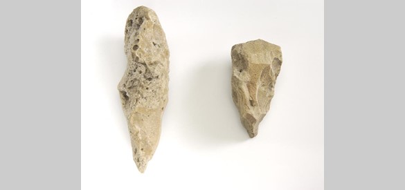 Vuurstenen bijlen uit de Midden-Steentijd gevonden bij Nunspeet, vergelijkbaar met die gevonden op Goilberdingen.
