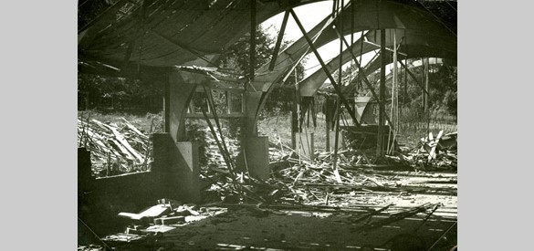 Oorlogsschade in het Openluchtmuseum, mei 1945